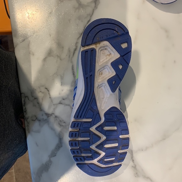 Nike Air Relentless 6 - Worn approx 5 times US 7.5 - Picture 4 of 8